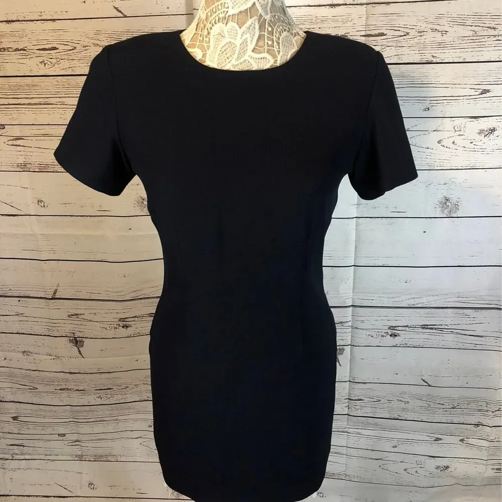 Lord & Taylor petite fitted Navy short sleeved round neck dress size 4 petite